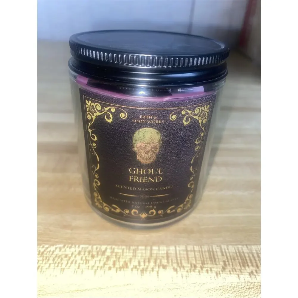 New Bath & Body Works GHOUL FRIEND Scented 1 Wick 7 OZ Glass CANDLE Twist Cap - Picture 1 of 6